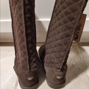 Emu Wool Stinger Hi boots - Women’s Size 7